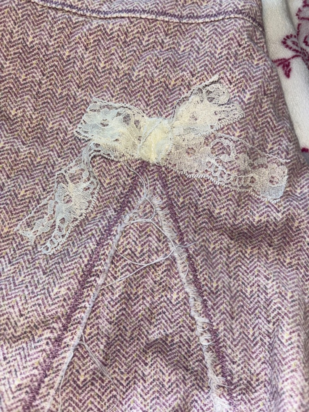 Stuff By Duff || Hilary Duff - Picture 3 of 7